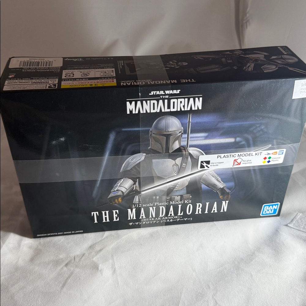 Star Wars The Mandalorian Action Figure Kit - Silver and Black
